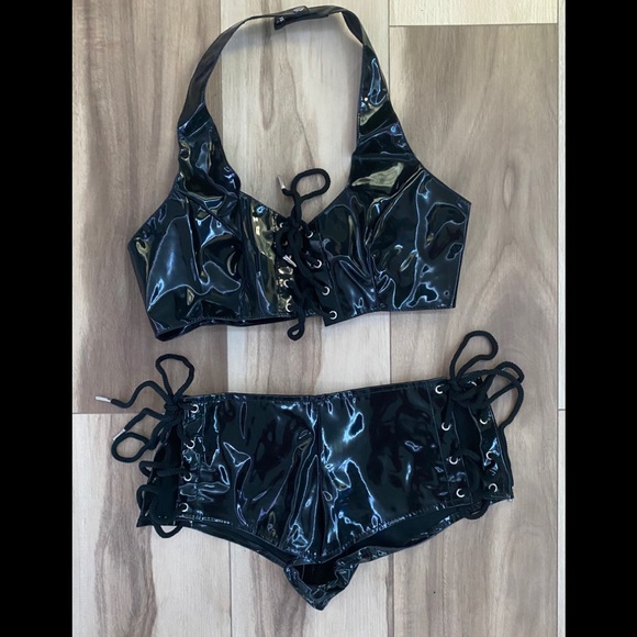 Elegant moment leather 2 piece outfit - Picture 1 of 6